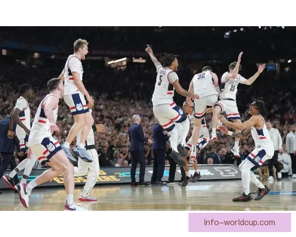 康涅狄格力克伊利诺伊晋级NCAA决赛里德双双马林斯十五分续写王朝辉煌 康涅狄格力克伊利诺伊晋级NCAA决赛里德双双马林斯十五分续写王朝辉煌